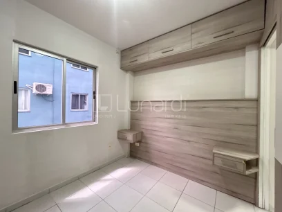 Foto Apartamento com 2 Dormitórios
