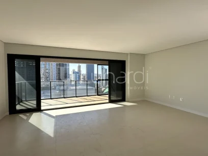 Foto Apartamento com 3 Suítes