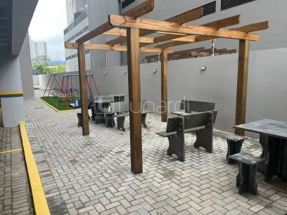 Foto Apartamento com 2 Dormitórios