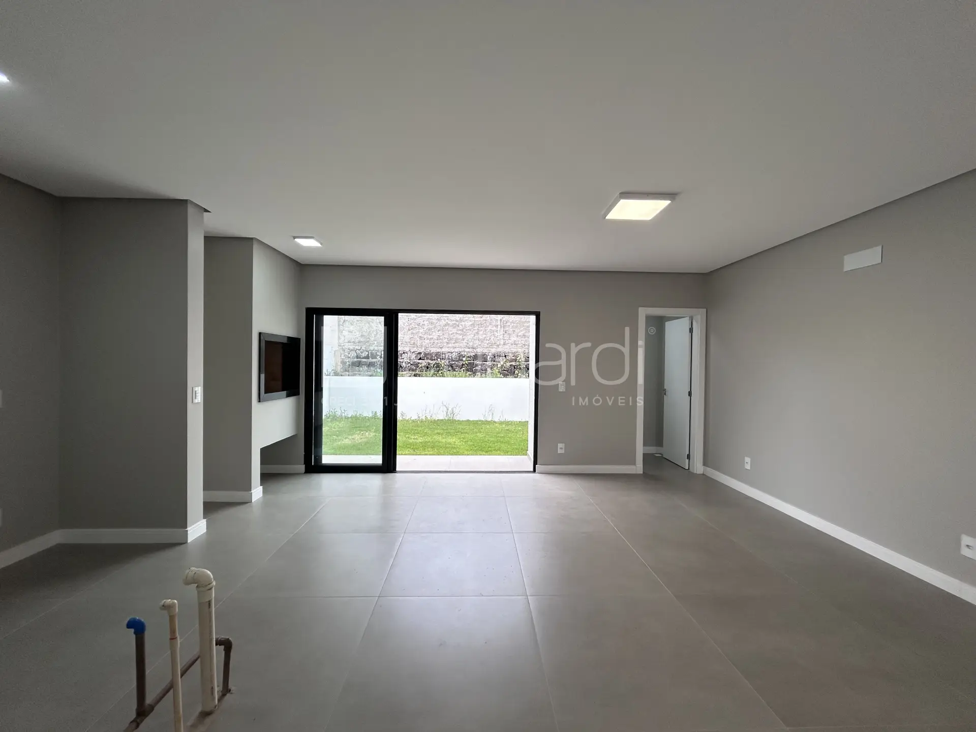 Foto Sobrado com 3 Dormitórios