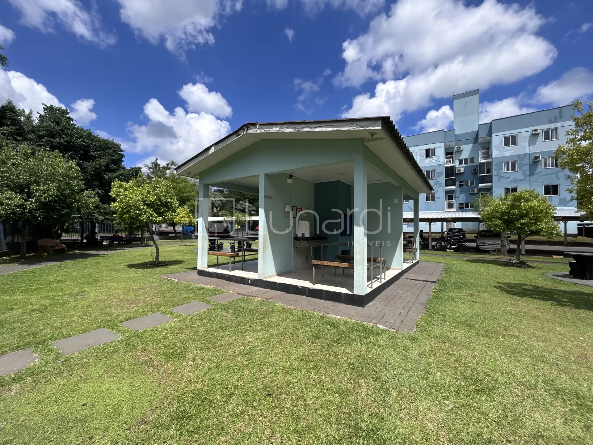 Foto Apartamento com 2 Dormitórios