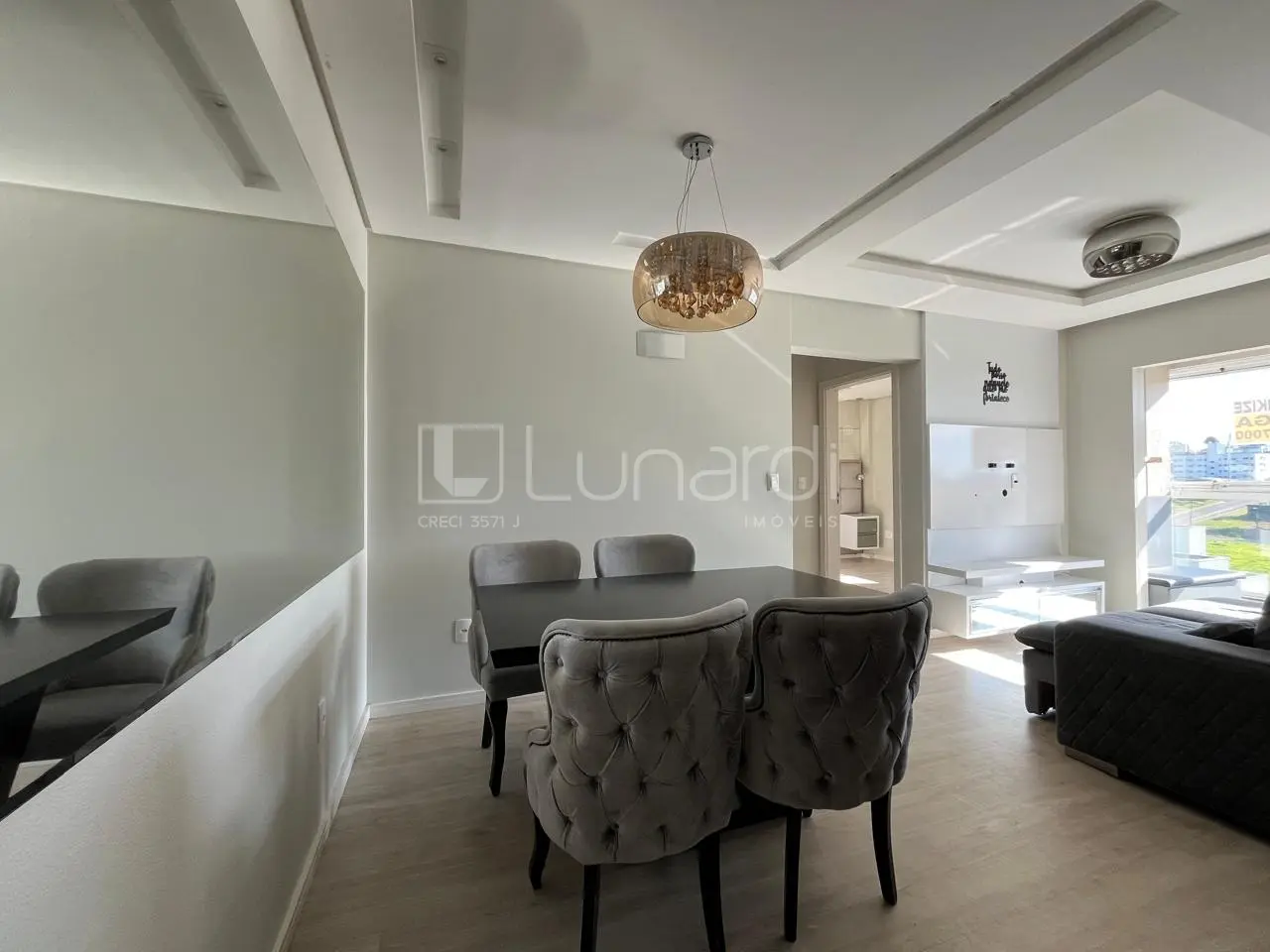 Foto Apartamento com 2 Dormitórios