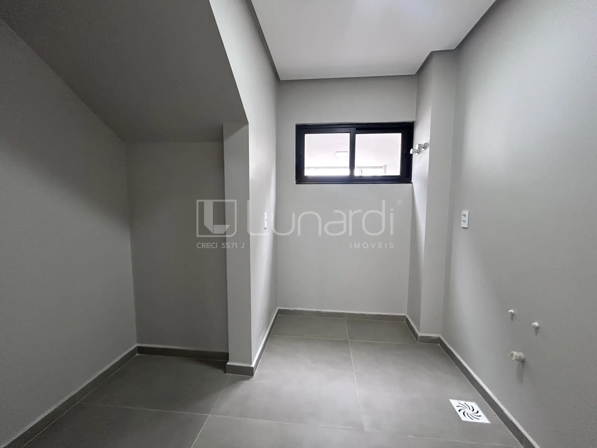 Foto Sobrado com 3 Dormitórios