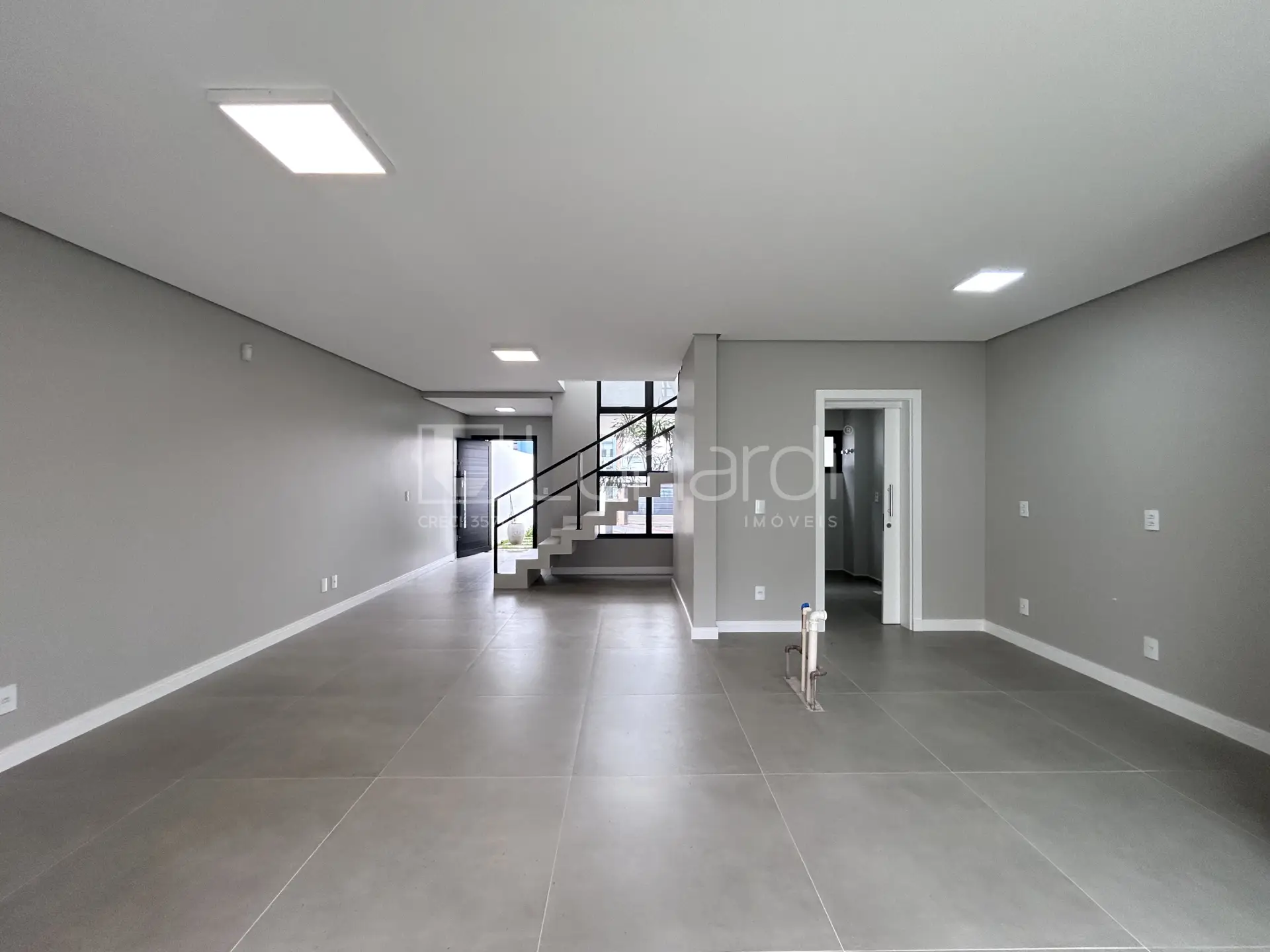 Foto Sobrado com 3 Dormitórios