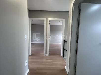 Foto Sobrado com 3 Dormitórios