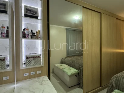 Foto Apartamento com 2 Dormitórios