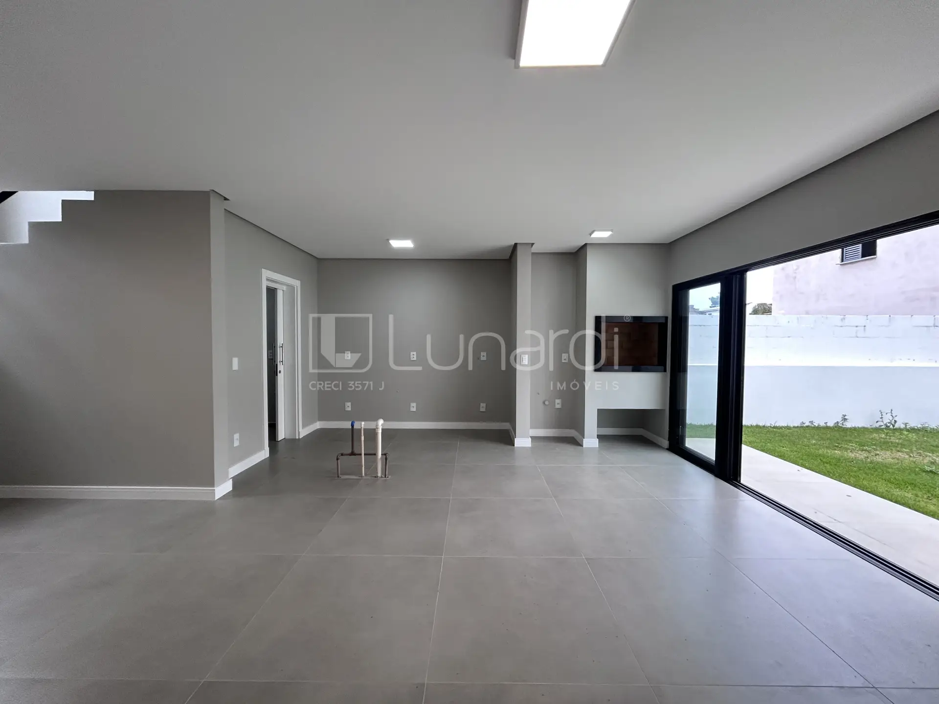 Foto Sobrado com 3 Dormitórios