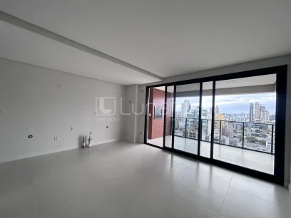 Apartamento com 3 Suítes