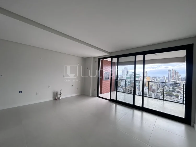 Apartamento com 3 Suítes