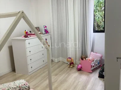 Foto Sobrado com 3 Dormitórios