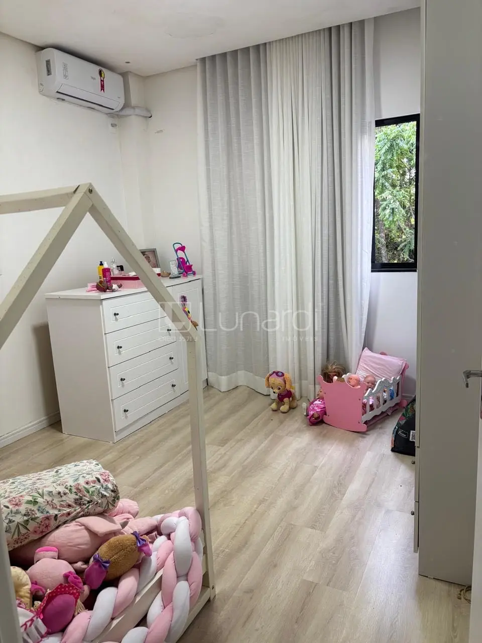 Foto Sobrado com 3 Dormitórios