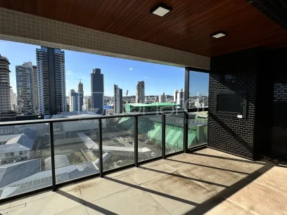 Apartamento com 3 Suítes