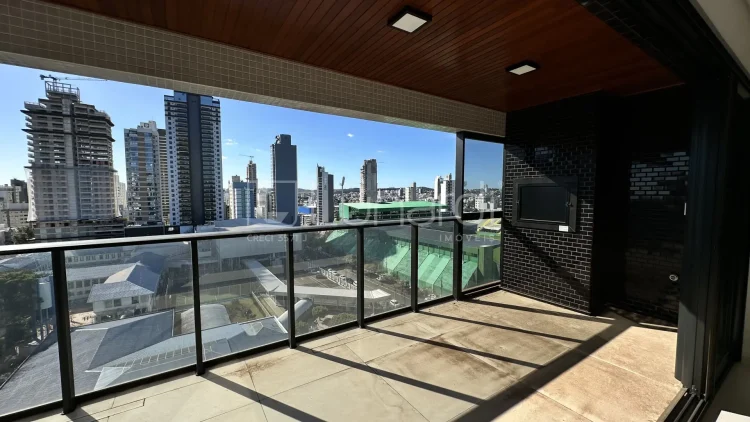 Apartamento com 3 Suítes