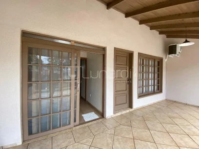 Foto Casa com 3 Dormitórios