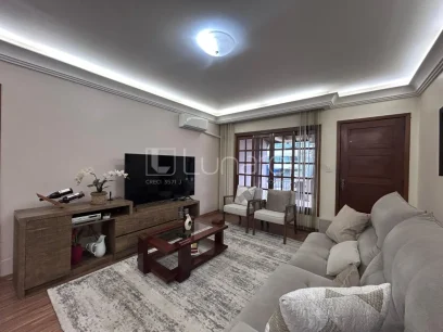 Foto Casa com 3 Dormitórios