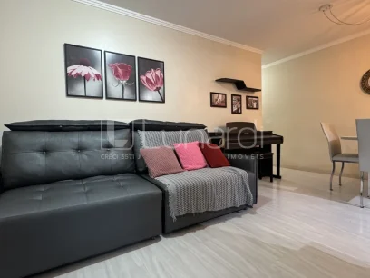 Foto Apartamento com 2 Dormitórios