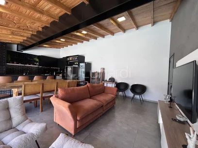 Foto Casa com 3 Dormitórios