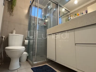 Foto Apartamento com 2 Dormitórios
