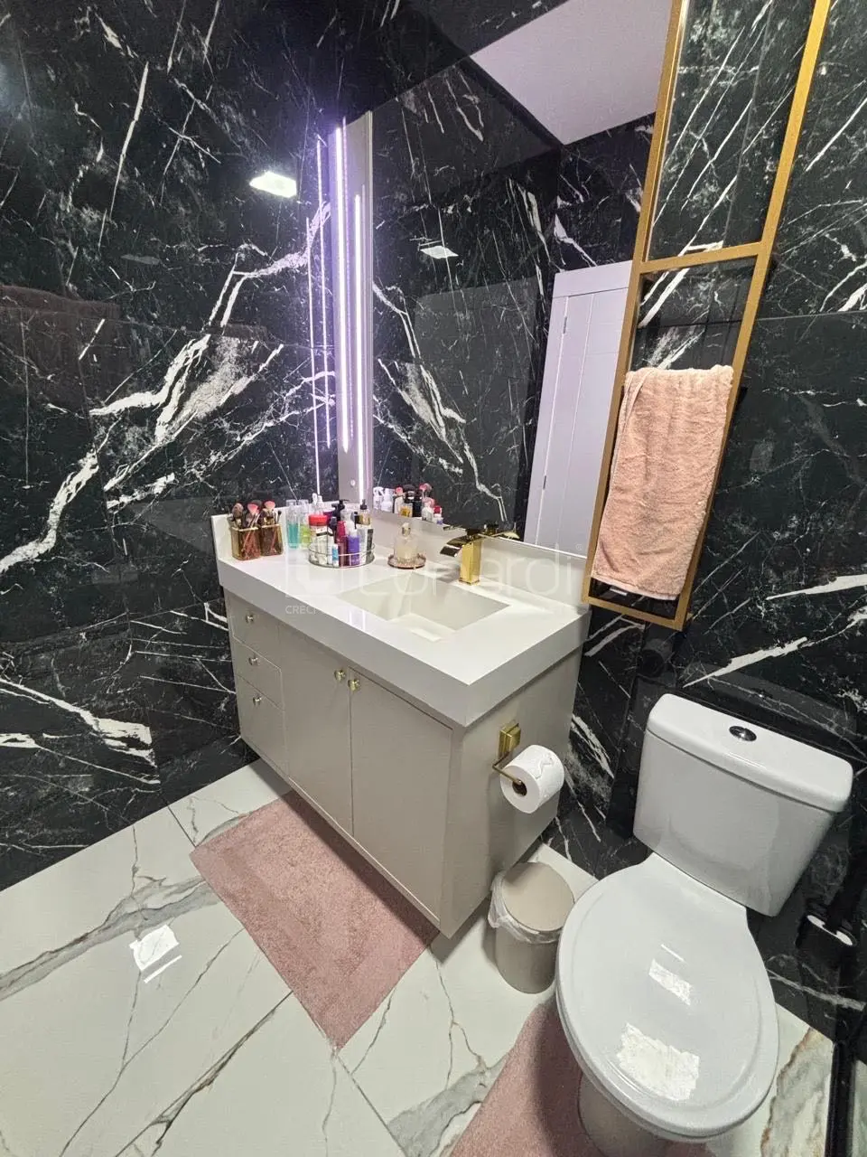 Foto Sobrado com 3 Dormitórios