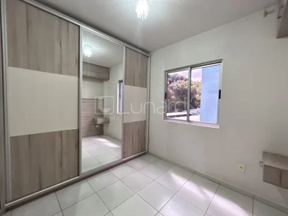 Foto Apartamento com 2 Dormitórios