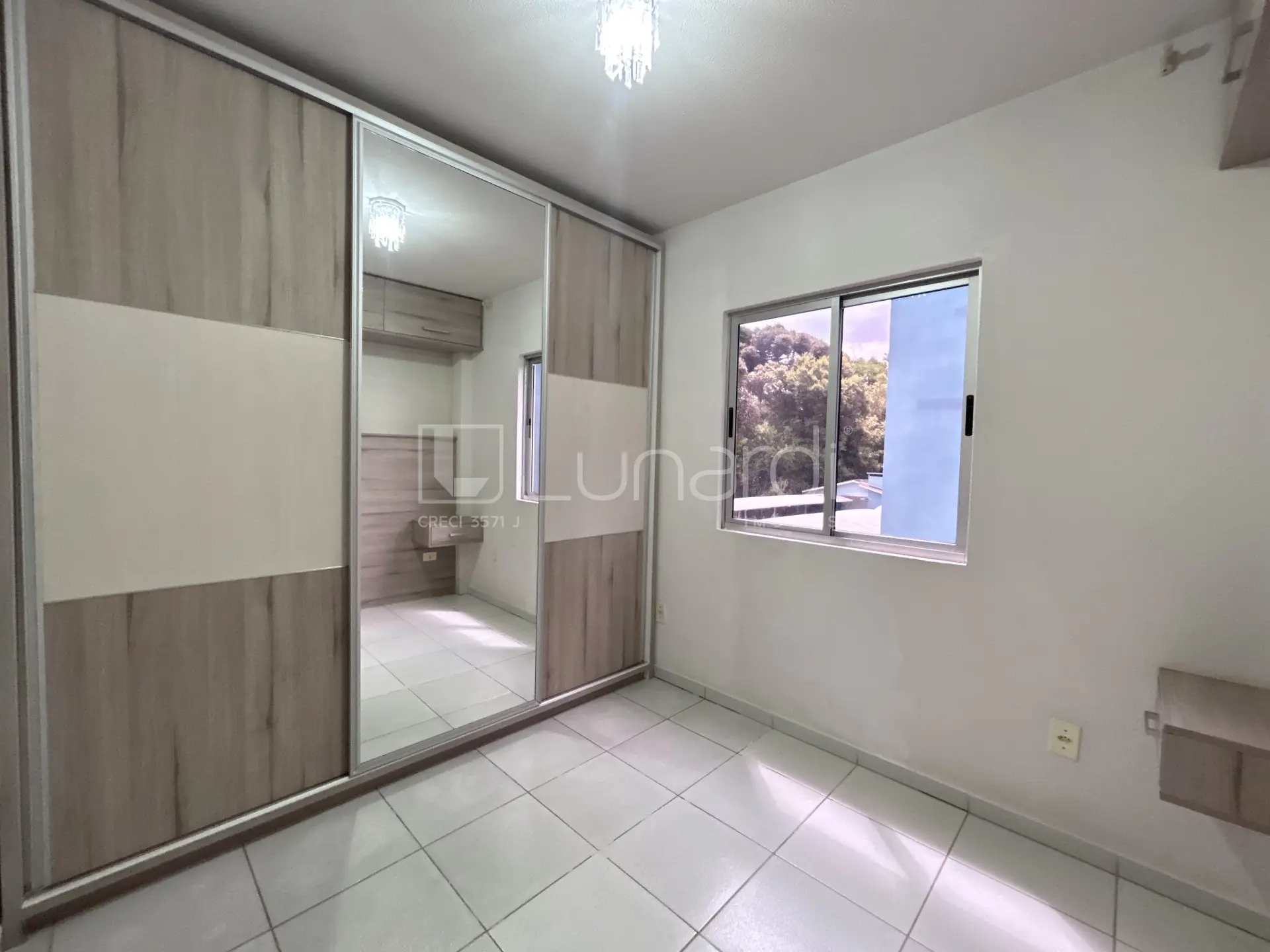 Foto Apartamento com 2 Dormitórios