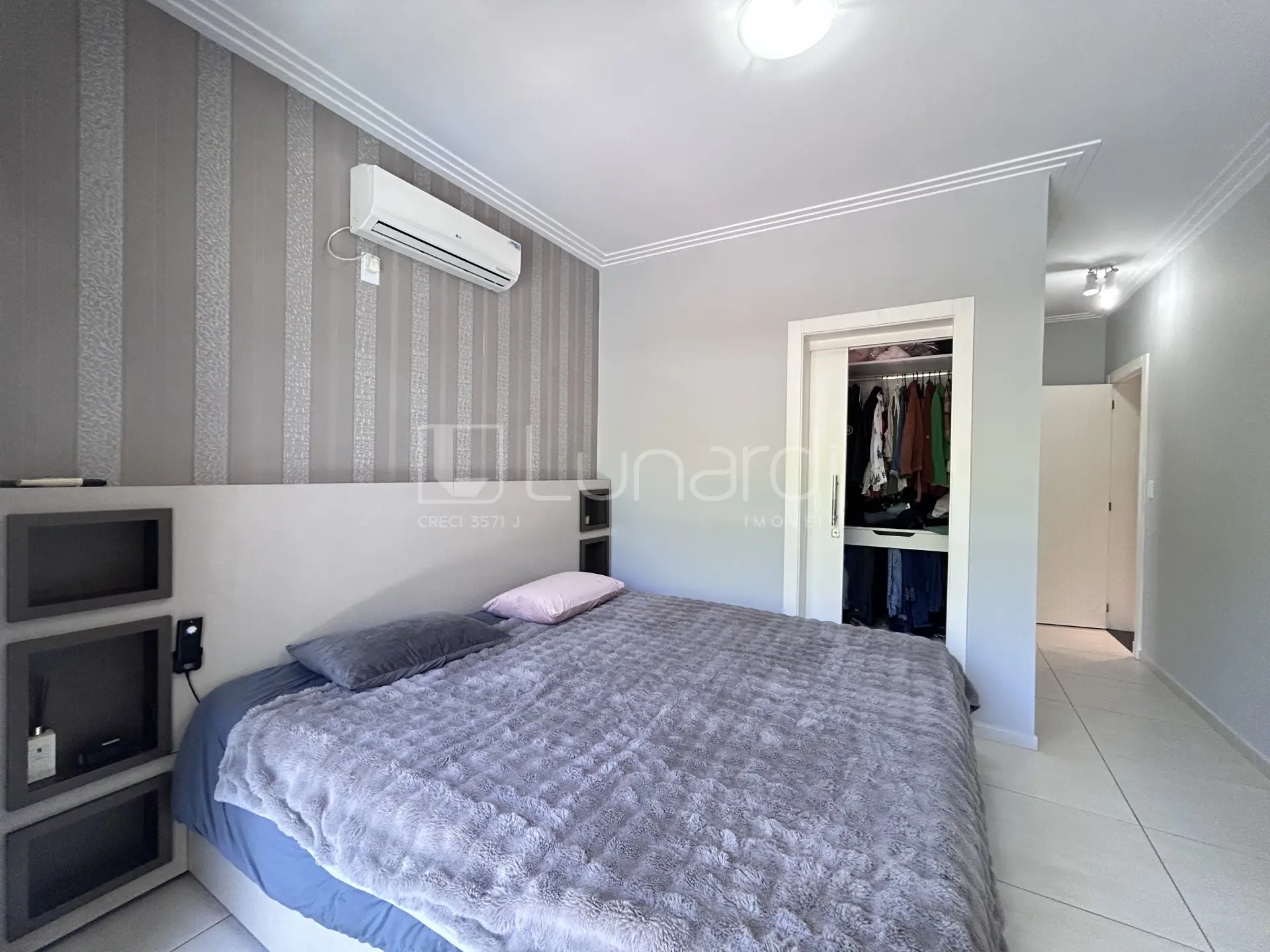 Foto Casa com 3 Dormitórios