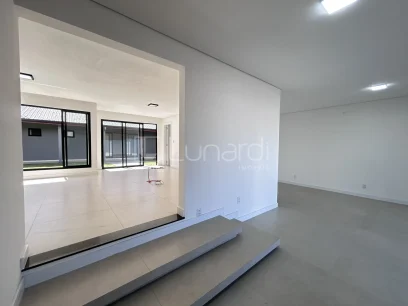 Foto Casa com 3 Dormitórios