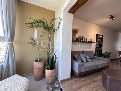 Foto Apartamento com 2 Dormitórios