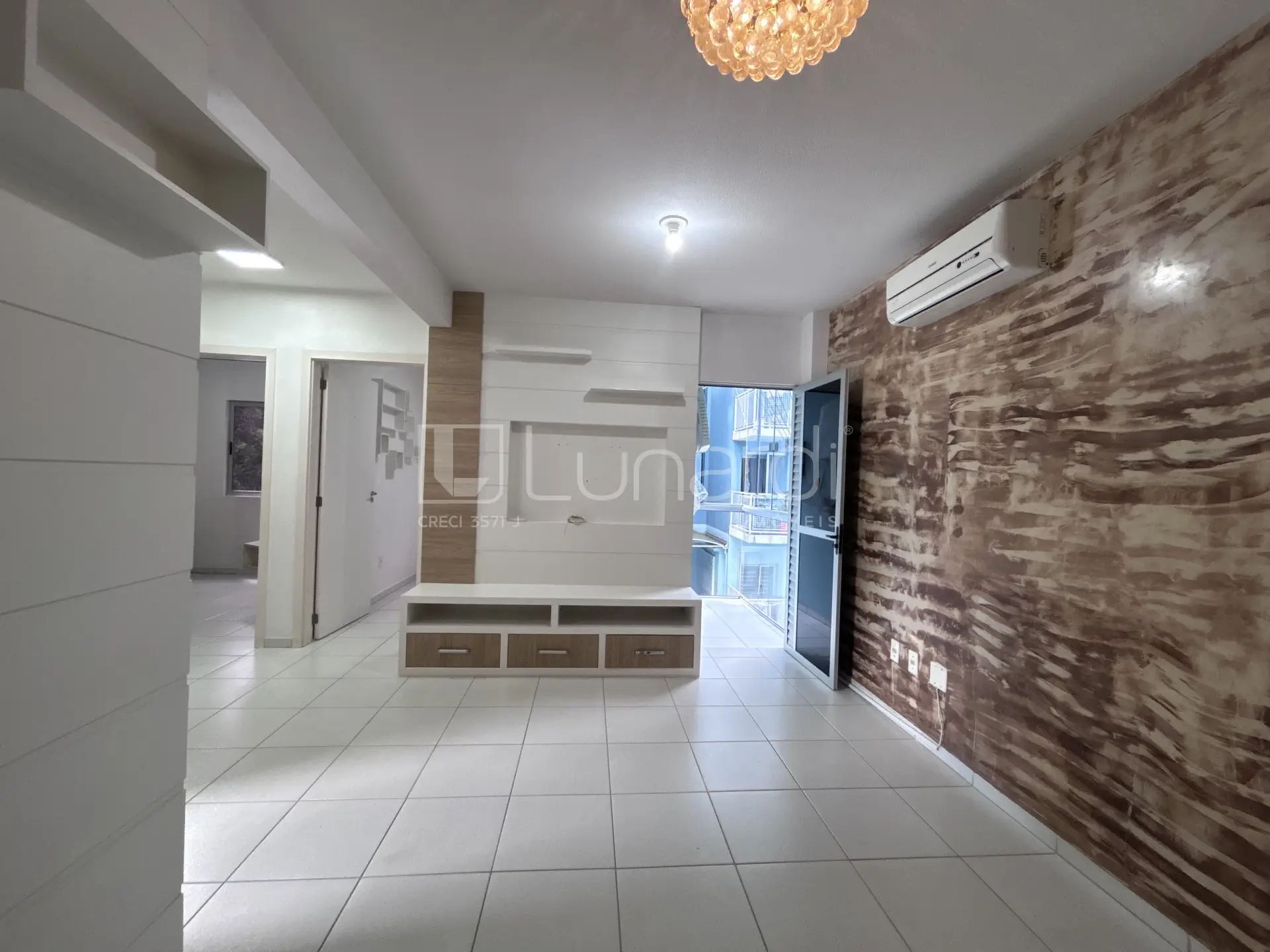 Foto Apartamento com 2 Dormitórios