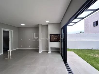 Foto Sobrado com 3 Dormitórios