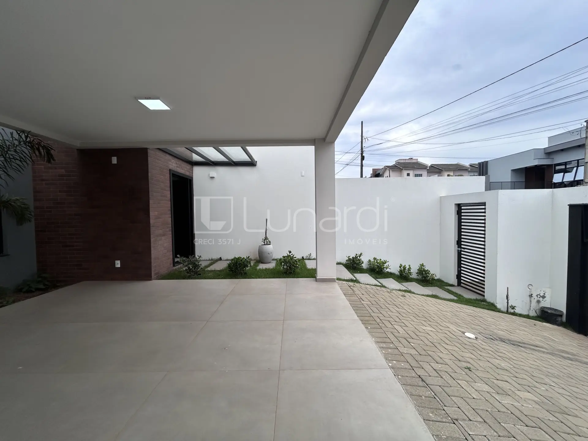 Foto Sobrado com 3 Dormitórios