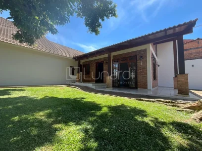 Foto Casa com 3 Dormitórios