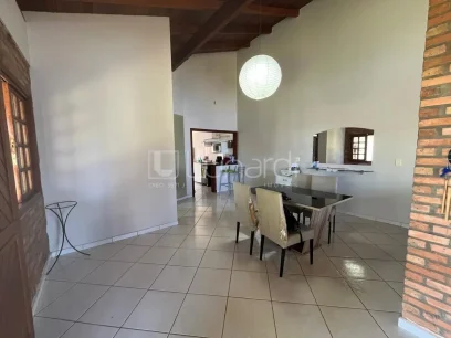 Foto Casa com 3 Dormitórios