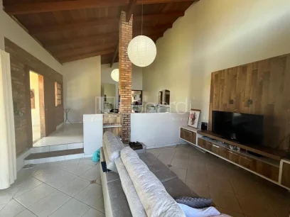 Foto Casa com 3 Dormitórios