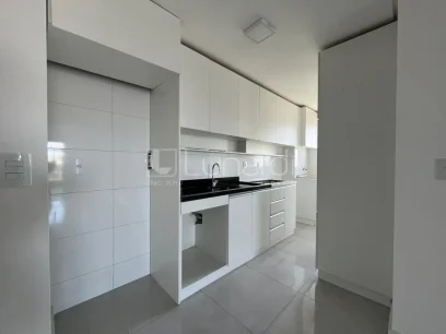 Foto Apartamento com 2 Dormitórios
