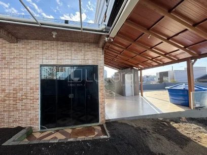 Foto Casa com 3 Dormitórios