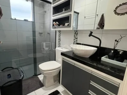 Foto Casa com 2 Dormitórios