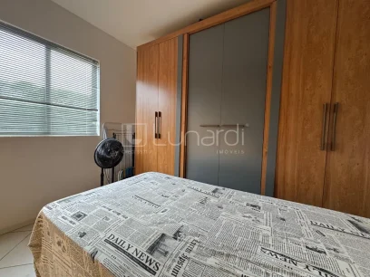 Foto Apartamento com 2 Dormitórios