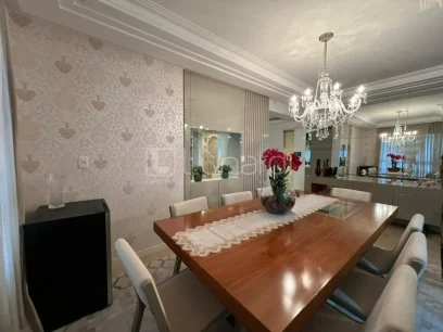 Foto Apartamento com 3 Dormitórios