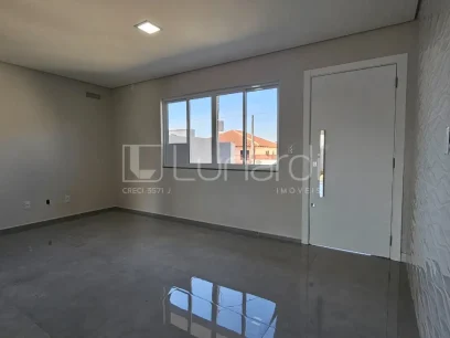 Foto Sobrado com 3 Dormitórios