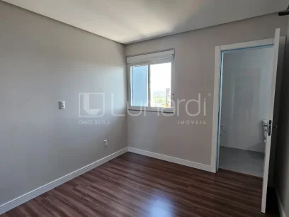 Foto Sobrado com 3 Dormitórios