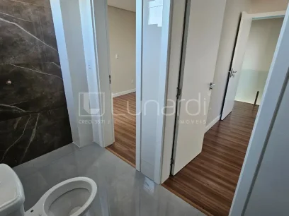 Foto Sobrado com 3 Dormitórios