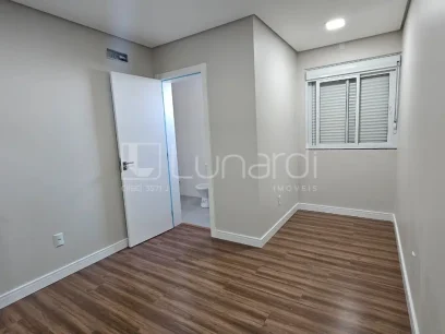 Foto Sobrado com 3 Dormitórios