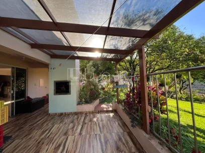 Foto Casa com 2 Dormitórios