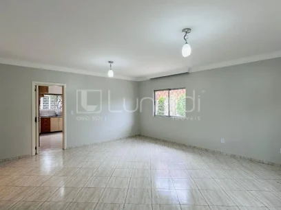 Foto Casa com 3 Dormitórios