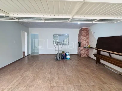 Foto Casa com 3 Dormitórios