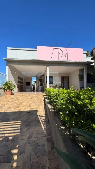 Casa com 3 Dormitórios