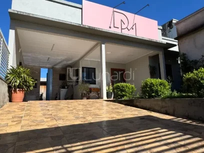 Foto Casa com 3 Dormitórios