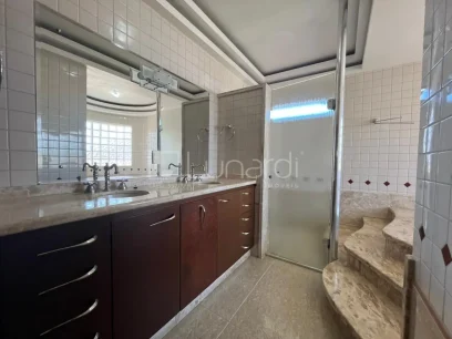 Foto Casa com 7 Dormitórios