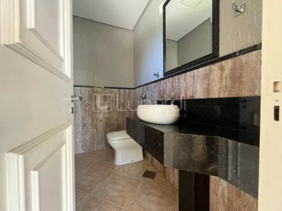 Foto Casa com 7 Dormitórios